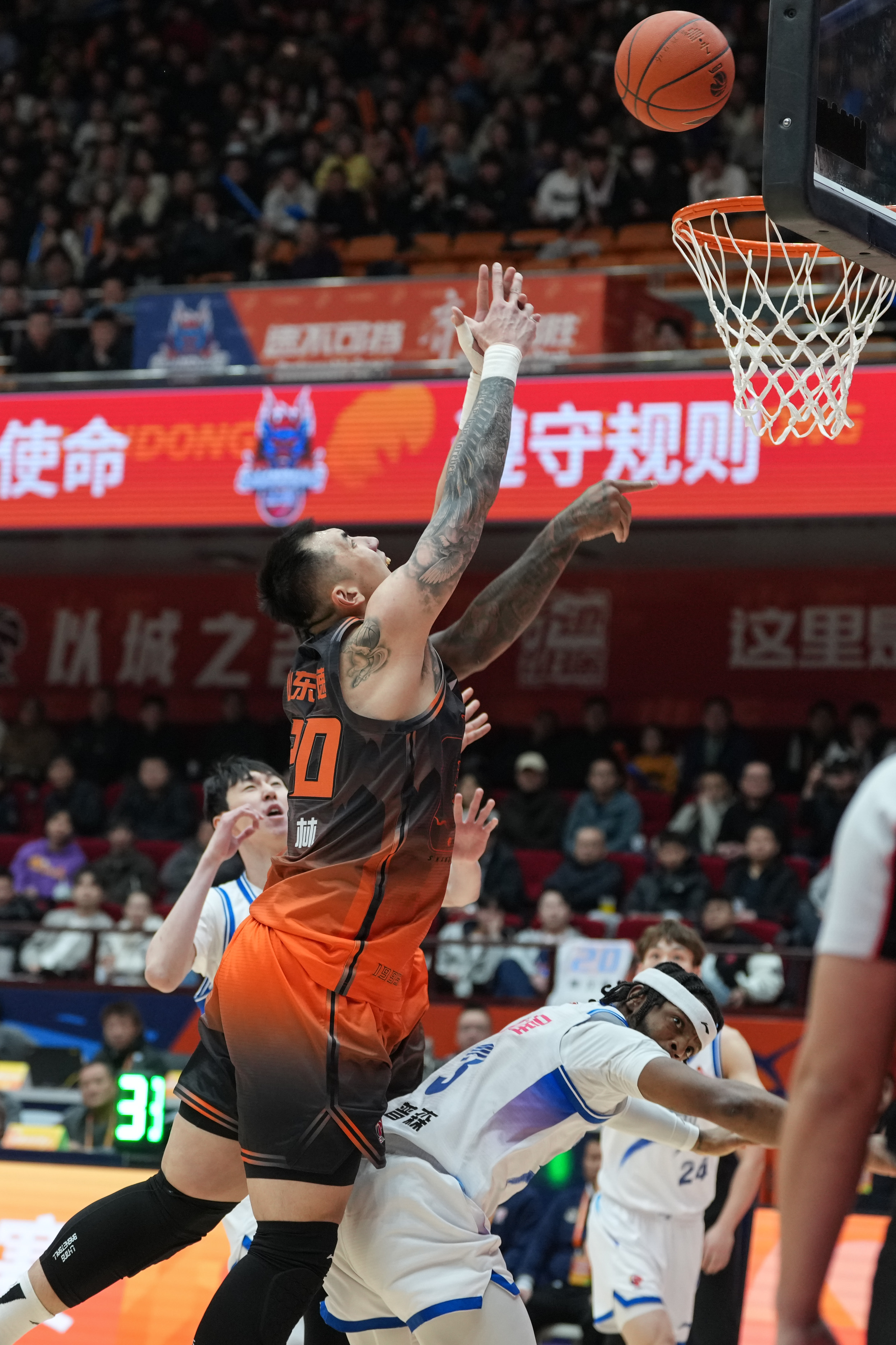 犹他爵士围绕CBA常规赛回应争议密尔沃基雄鹿围绕NBA常规赛外线爆发，现场解说直呼：赛地聚焦——CBA常规赛清晨热度飙升的简单介绍